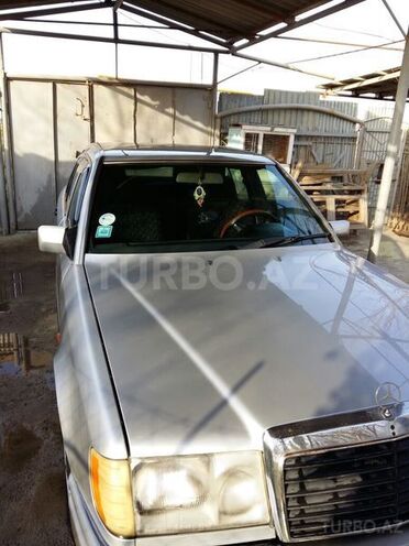 Mercedes E 200 1992, 450,000 km - 0.2 l - Bakı