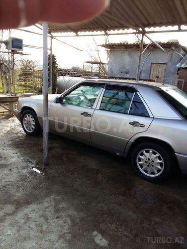 Mercedes E 200 1992, 450,000 km - 0.2 l - Bakı