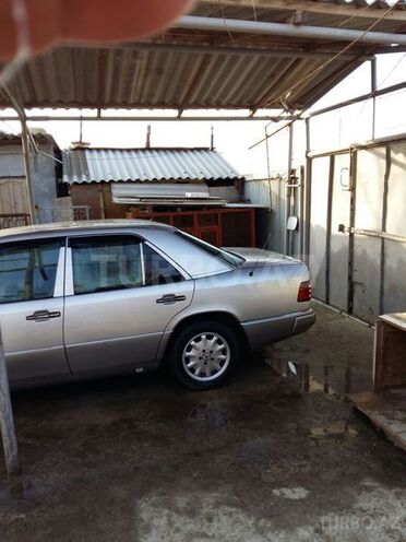 Mercedes E 200 1992, 450,000 km - 0.2 l - Bakı