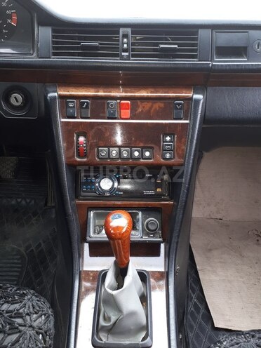 Mercedes E 200 1992, 450,000 km - 0.2 l - Bakı