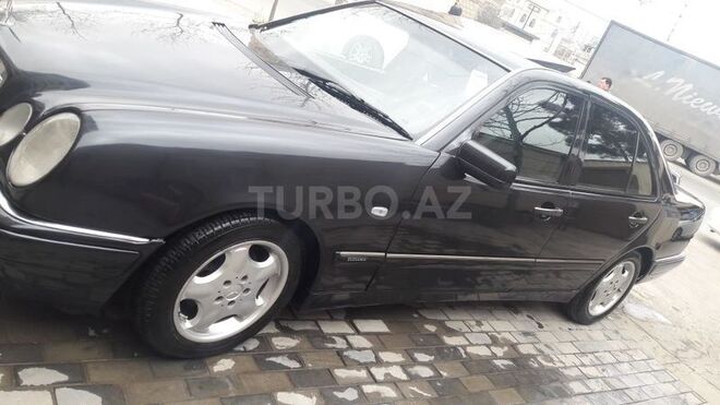 Mercedes E 230 1996, 320,000 km - 2.3 l - Bakı