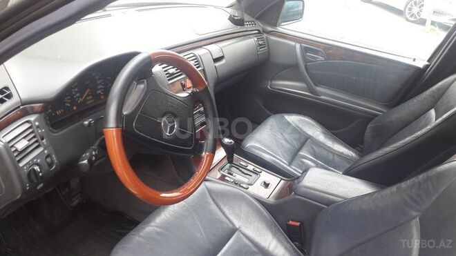 Mercedes E 230 1996, 320,000 km - 2.3 l - Bakı