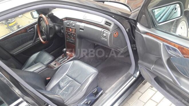 Mercedes E 230 1996, 320,000 km - 2.3 l - Bakı