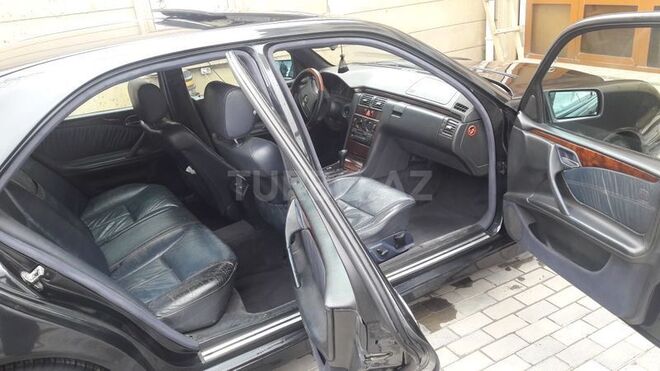 Mercedes E 230 1996, 320,000 km - 2.3 l - Bakı