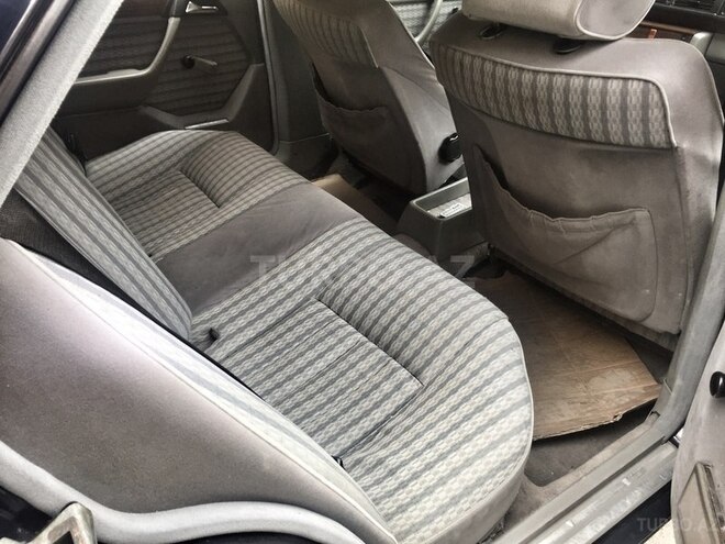 Mercedes E 200 1992, 321,120 km - 2.0 l - Bakı