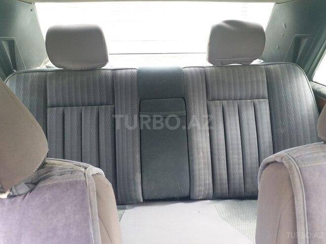 Mercedes E 200 1990, 250,000 km - 2.0 l - Bakı