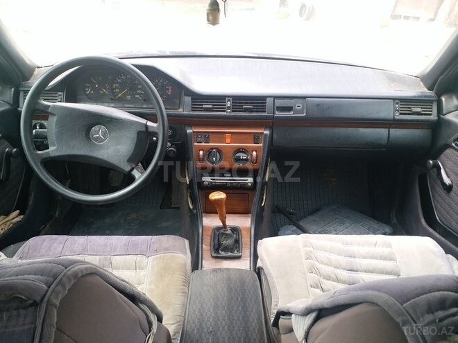 Mercedes E 200 1990, 250,000 km - 2.0 l - Bakı