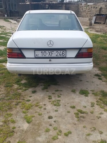 Mercedes E 200 1990, 250,000 km - 2.0 l - Bakı