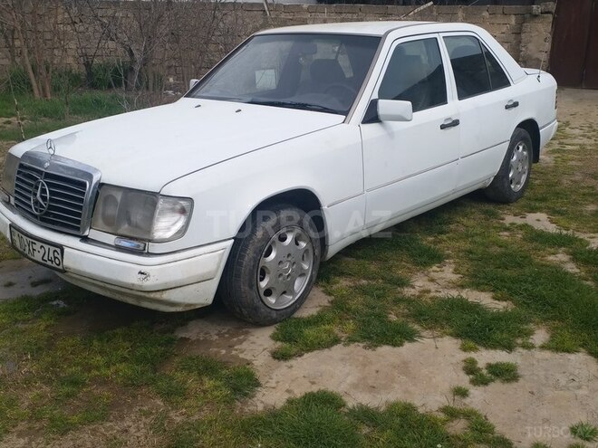 Mercedes E 200 1990, 250,000 km - 2.0 l - Bakı