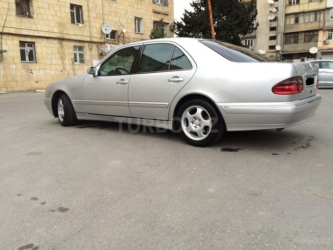 Mercedes E 220 2000, 415,108 km - 2.2 л - Bakı