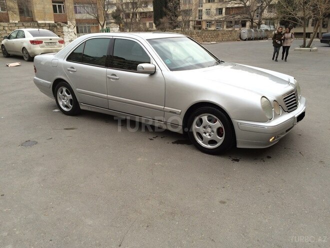Mercedes E 220 2000, 415,108 km - 2.2 л - Bakı