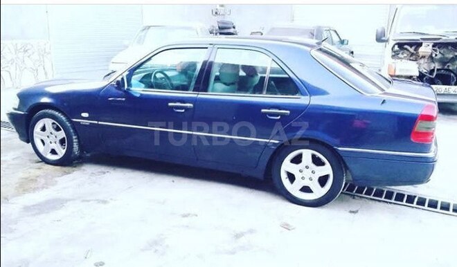 Mercedes C 200 1995, 380,000 km - 0.2 l - Yevlax