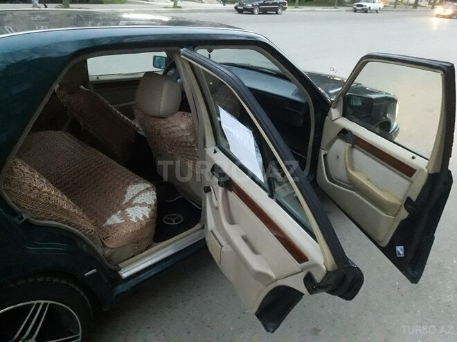Mercedes E 300 1995, 247,000 km - 3.0 л - Gəncə