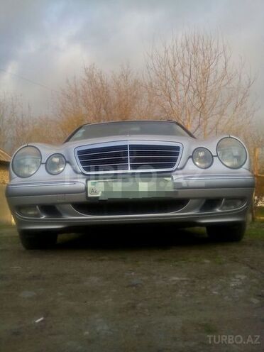 Mercedes E 220 2000, 373,000 km - 2.2 l - Qəbələ