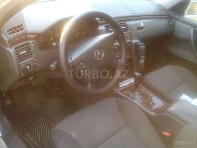 Mercedes E 220 2000, 373,000 km - 2.2 l - Qəbələ