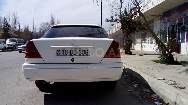 Mercedes  1994, 458,879 km - 2.2 l - Mingəçevir