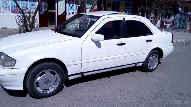 Mercedes  1994, 458,879 km - 2.2 l - Mingəçevir