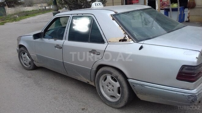 Mercedes E 250 1995, 412,536 km - 2.5 l - İmişli