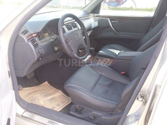 Mercedes E 240 2000, 288,000 km - 2.6 l - Bakı