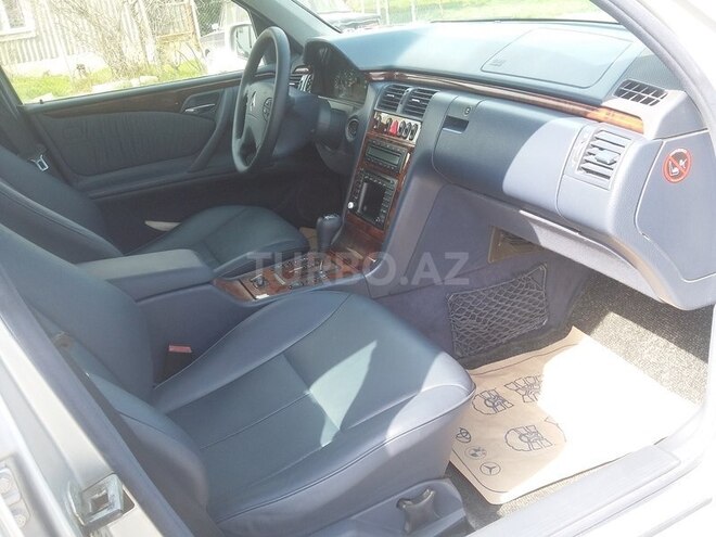 Mercedes E 240 2000, 288,000 km - 2.6 l - Bakı