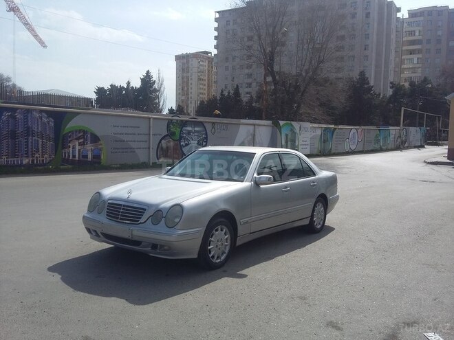 Mercedes E 240 2000, 288,000 km - 2.6 l - Bakı