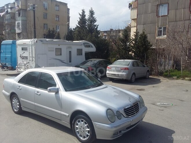 Mercedes E 240 2000, 288,000 km - 2.6 l - Bakı