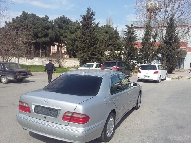 Mercedes E 240 2000, 288,000 km - 2.6 l - Bakı