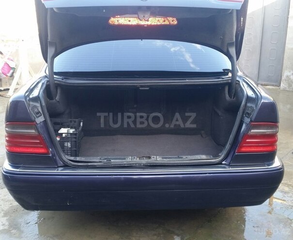 Mercedes E 230 1996, 306,000 km - 2.3 l - Bakı