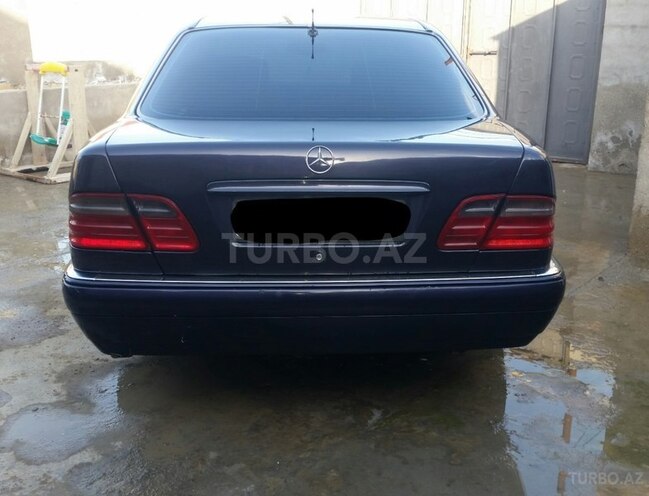 Mercedes E 230 1996, 306,000 km - 2.3 l - Bakı