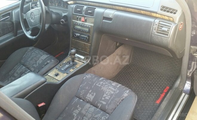 Mercedes E 230 1996, 306,000 km - 2.3 l - Bakı