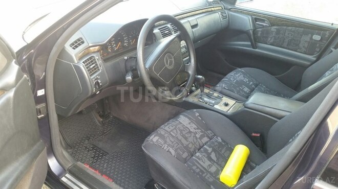 Mercedes E 230 1996, 306,000 km - 2.3 l - Bakı