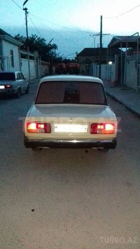 LADA (VAZ) 2105 1981, 100 km - 1.5 л - Şirvan