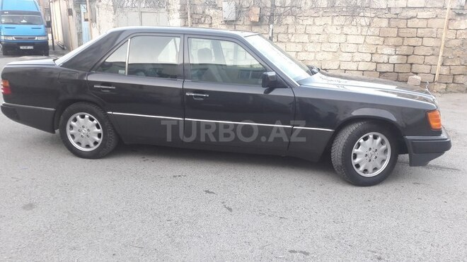 Mercedes E 200 1993, 380,000 km - 2.0 l - Bakı