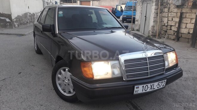 Mercedes E 200 1993, 380,000 km - 2.0 l - Bakı