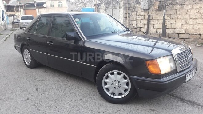 Mercedes E 200 1993, 380,000 km - 2.0 l - Bakı