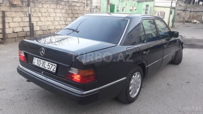 Mercedes E 200 1993, 380,000 km - 2.0 l - Bakı