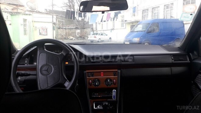 Mercedes E 200 1993, 380,000 km - 2.0 l - Bakı