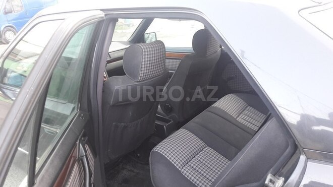 Mercedes E 200 1993, 380,000 km - 2.0 l - Bakı