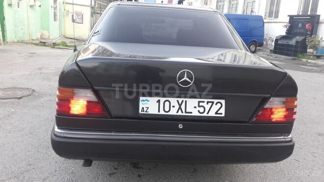 Mercedes E 200 1993, 380,000 km - 2.0 l - Bakı