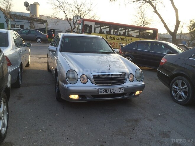 Mercedes E 200 2000, 215,670 km - 2.0 l - Bakı
