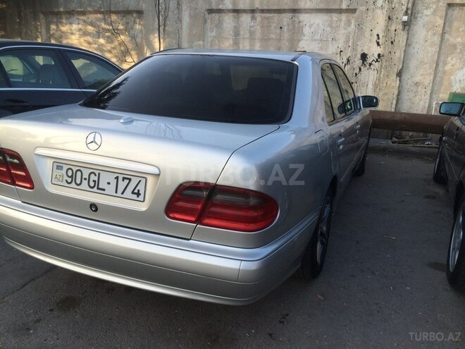 Mercedes E 200 2000, 215,670 km - 2.0 l - Bakı