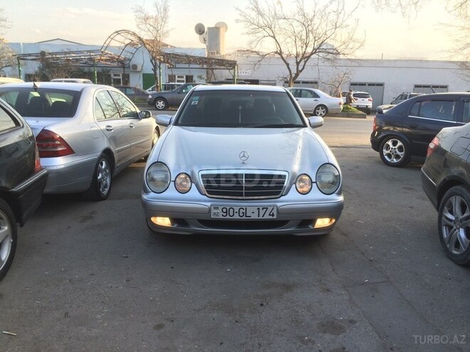 Mercedes E 200 2000, 215,670 km - 2.0 l - Bakı