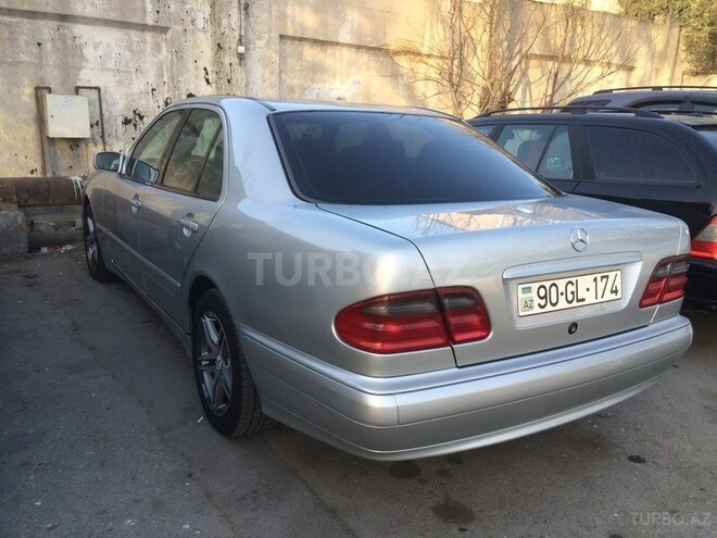 Mercedes E 200 2000, 215,670 km - 2.0 l - Bakı