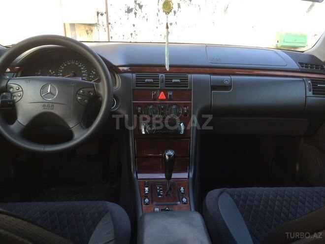 Mercedes E 200 2000, 215,670 km - 2.0 l - Bakı