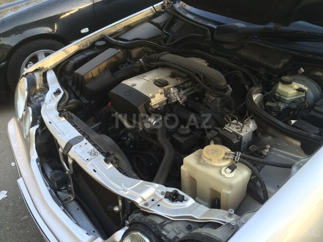 Mercedes E 200 2000, 215,670 km - 2.0 l - Bakı