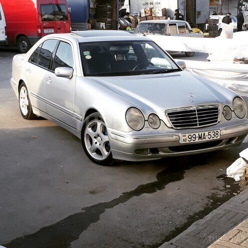 Mercedes E 320 2001, 228,000 km - 3.2 l - Balakən