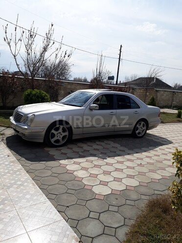 Mercedes E 320 2001, 228,000 km - 3.2 l - Balakən