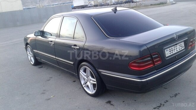 Mercedes E 220 2000, 304,000 km - 2.2 l - Bakı