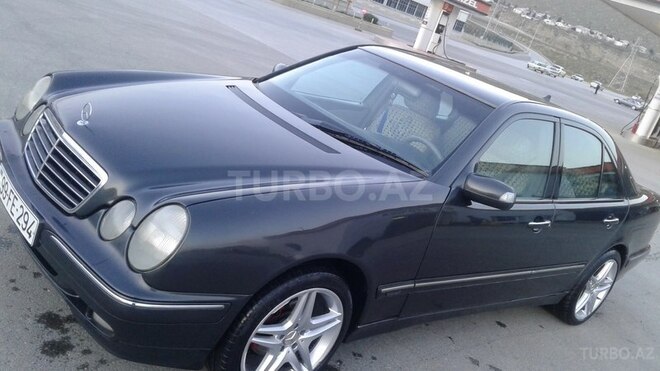 Mercedes E 220 2000, 304,000 km - 2.2 l - Bakı