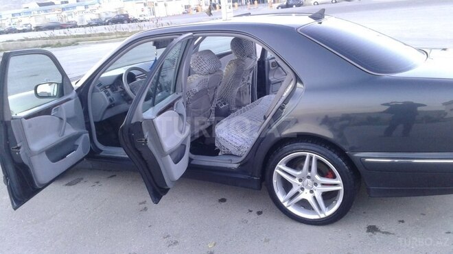 Mercedes E 220 2000, 304,000 km - 2.2 l - Bakı